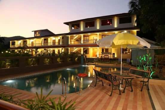 Meritas Seawind Beach Resort, Srīvardhan Exterior foto