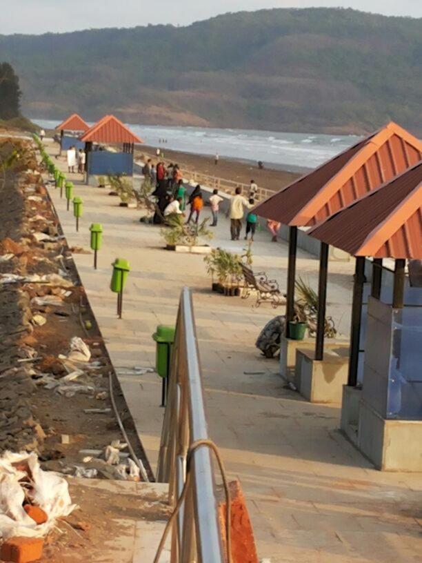 Meritas Seawind Beach Resort, Srīvardhan Exterior foto